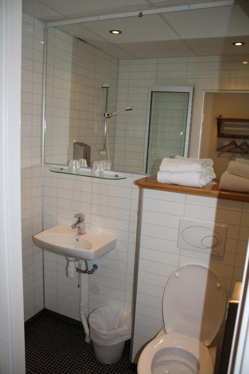 Slobrua Gjestegård Hotell 2*
